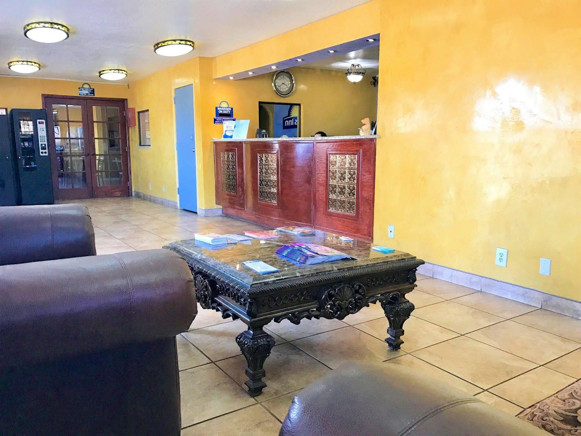 阿尔伯克基东部戴斯汽车旅馆 外观 照片